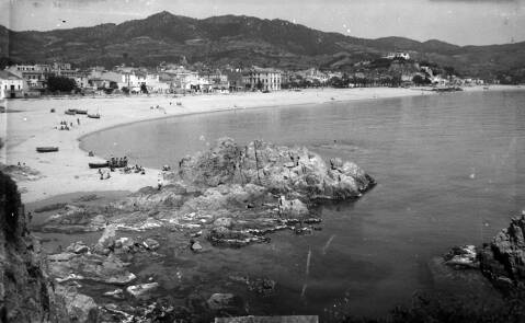El Lloret d'abans, d'estiuejants a turistes - 53847657989_460ec949c6_h.jpg